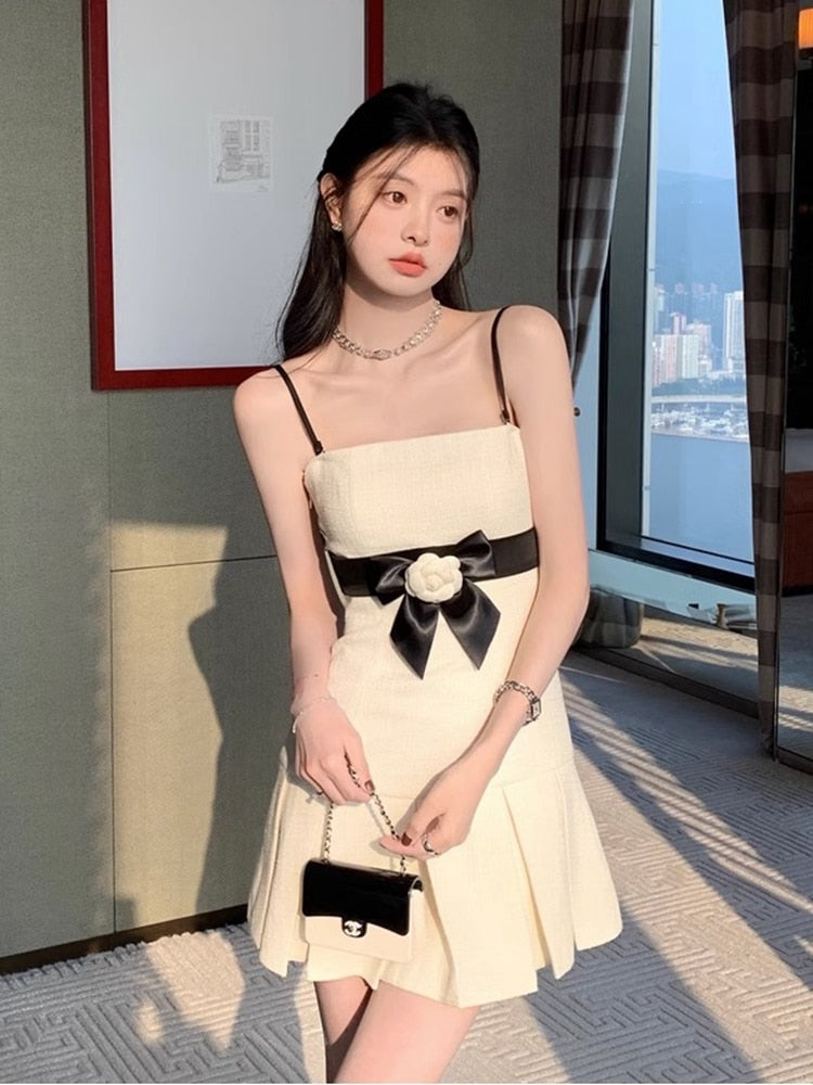 White & Black Floral Bow Dress - Jennie BlackPink - idol outifit