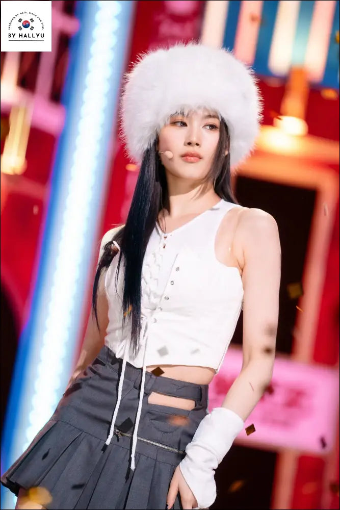 ★TWICE サナ着用★ AWESOME NEEDS LOW LAMPSHADE HAT FUR ☆TWICE サナ着用☆ AWESOME NEEDS LOW LAMPSHADE HAT FUR