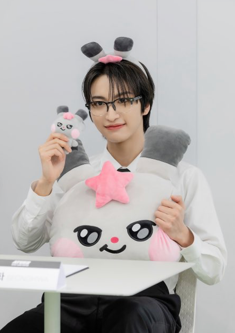 ATEEZ MIGHTEEZ Keyring & Photocard – Plush K-Pop Collectible